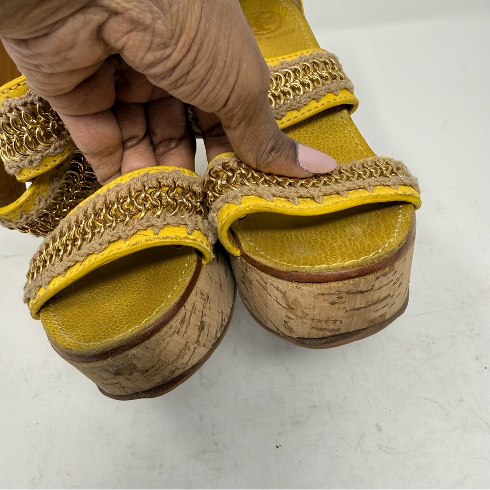 Tory Burch Lucian YellowLeather Gold Chain Strappy Cork Wedge Sandals Women’s 8M - Picture 3 of 12
